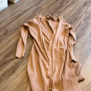 Abercrombie & Fitch Tan Sweater